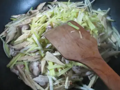 Make ♪ Scrambled sprouts ♪ step 4