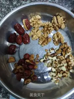 Make Pumpkin with a date step 3