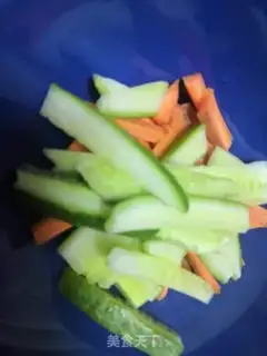 Make Cucumber carrot sushi step 1