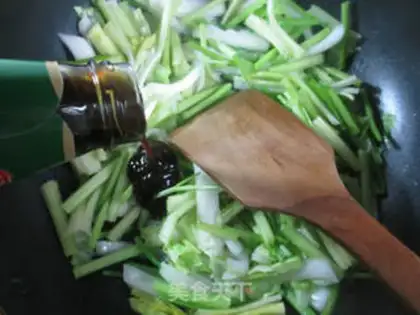 Make The cabbage and celery step 5