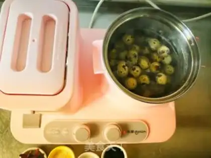 Make Five quail eggs step 1