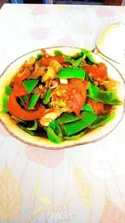 Make Egg fried tomato peppers and meat chips step 7