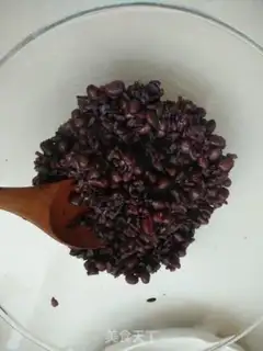 Make Milk and red bean rolls step 3
