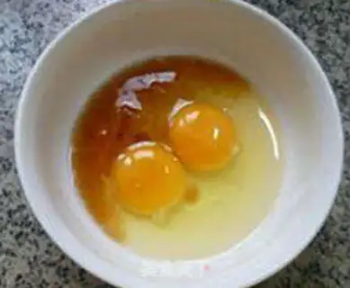 Make Tomato silk fried eggs step 2