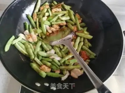 Make Four seasons of bean meat step 5
