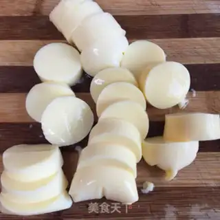Make Tofu soup step 1