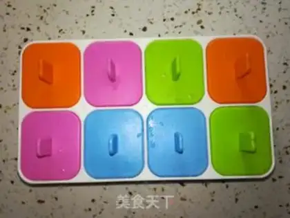 Make Red Fire Dragon Popsicle step 4