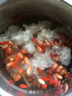 Make Pumpkin peanuts and snow chicken soup step 5