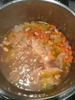 Make Pumpkin peanuts and snow chicken soup step 8