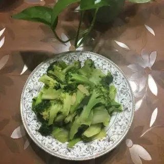 Make Garlic broccoli step 5