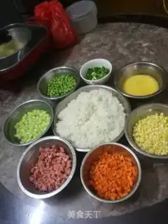 Make Yangzhou fried rice step 0