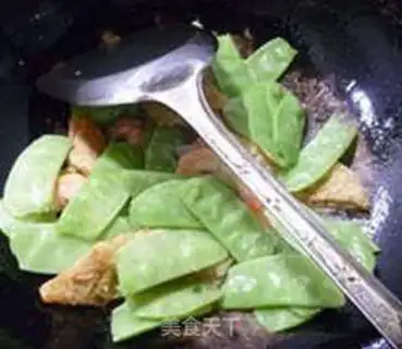 Make Shrimp scabs and fried lentils step 5