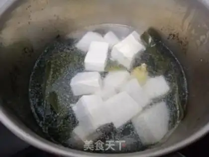 Make Tofu seaweed soup step 4