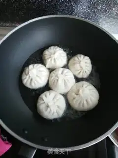 Make Piggy pork buns step 12