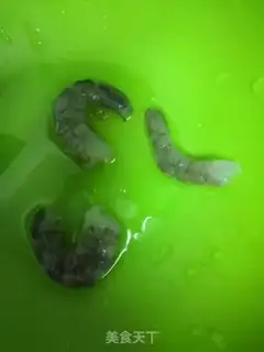 Make Snacks, greasy shrimp step 3