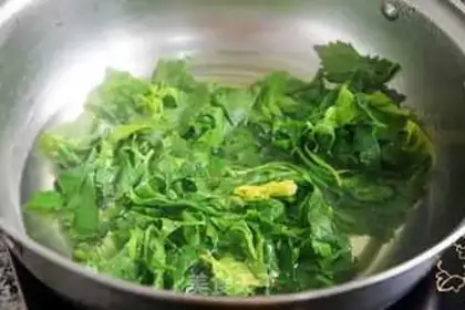 Make Garlic celery leaves step 2