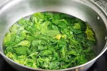Make Garlic celery leaves step 3