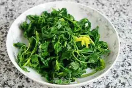 Make Garlic celery leaves step 4