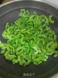 Make ♪ The bitter melons ♪ step 1