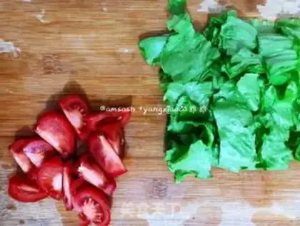 Make Tomato noodle step 1