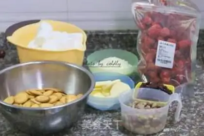 Make Strawberry souffle step 0