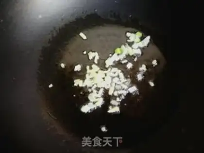 Make Garlic spicy sauce for bass step 6