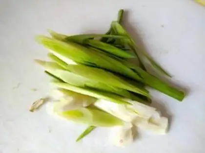 Make Apricot pepper fried eggs step 1