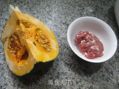 Make The meat is fried with Japanese pumpkins step 0