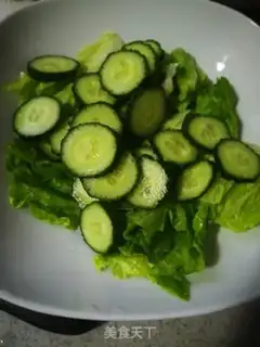 Make The cucumber cucumber salsa step 1