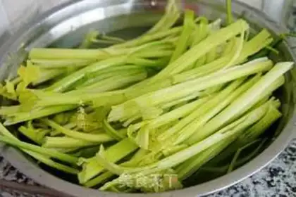 Make Peanut rice celery step 0