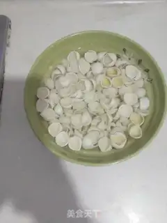 Make Spinach meatballs, cat ears step 1