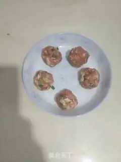Make Spinach meatballs, cat ears step 3