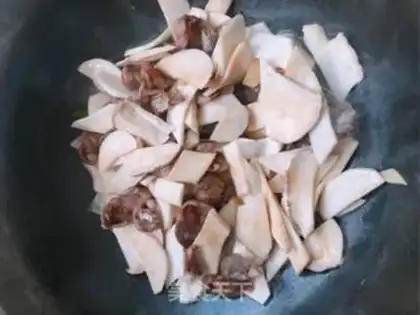 Make Weenie fried abalone mushrooms step 7