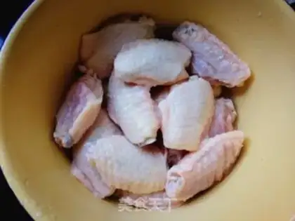 Make Tomato chili chicken wings step 2