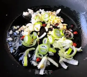 Make The family yellowfish step 2