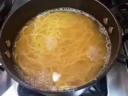 Make Japanese ramen step 2