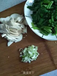 Make Little cabbage fried abalone mushrooms step 6
