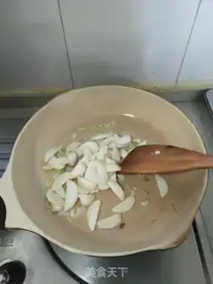 Make Little cabbage fried abalone mushrooms step 8