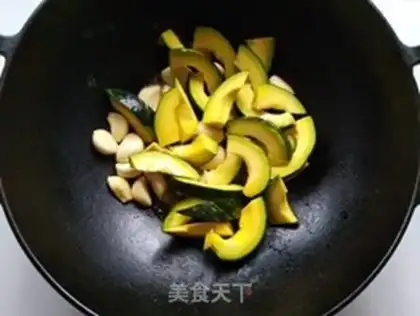 Make Garlic burning pumpkins step 4