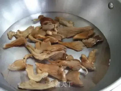 Make White mushrooms step 1