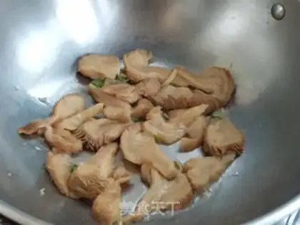 Make Monkey-head mushrooms burn purple kale step 5