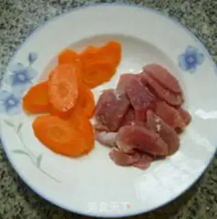 Make Carrot scrawny slices of broccoli step 1