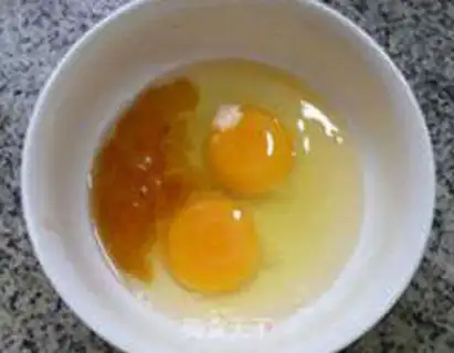 Make Scrambled eggs step 2