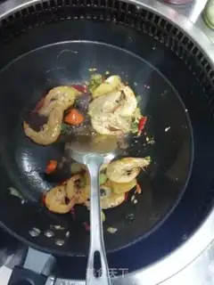Make Spicy boiled shrimp step 4