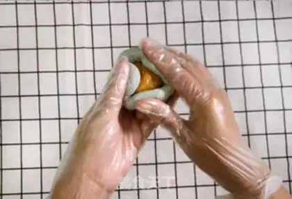 Make Red Eggs and Yellows step 6