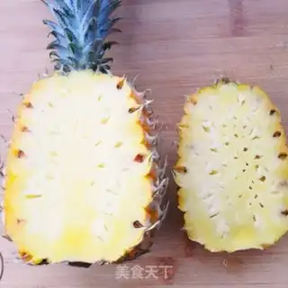 Make Pineapple rice step 1