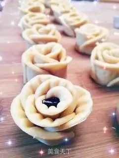 Make Pumpkin date roses step 8