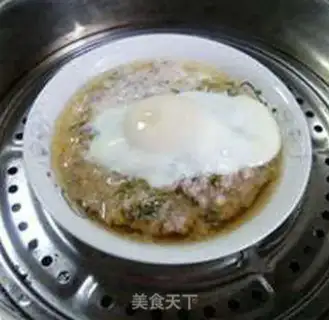 Make Eggs, snow, meat step 9