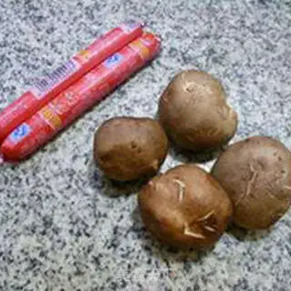 Make Ham sausage mushrooms with beans step 1