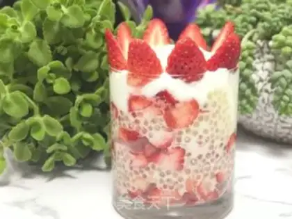 Make Strawberry Simeon with old yogurt step 8